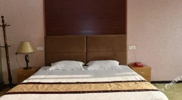 Hongpeng Business Hotel, Varaa Hotelli Ziyang Sichuan