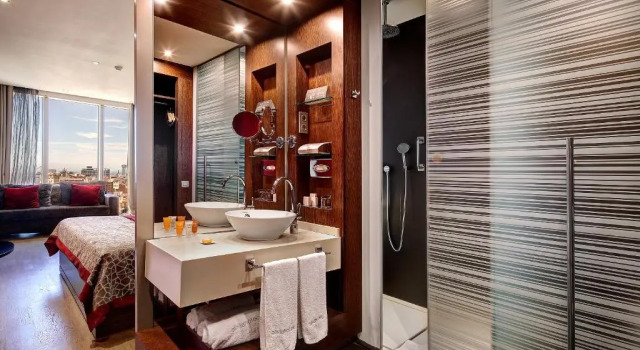 Трёхместный номер Olivia Plaza Hotel