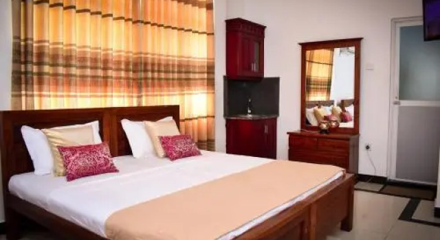OYO 361 Grand Rovinka Hotel, Забронировать Отель Отели Западной провинции 3 звезды, 3*