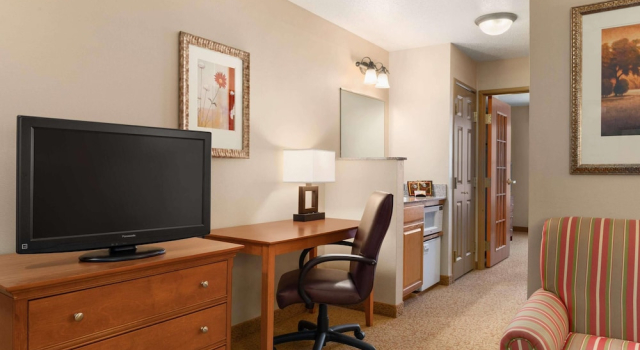 Двухместный люкс Country Inn & Suites by Radisson, Sycamore, IL