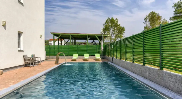 Batimat Apartments