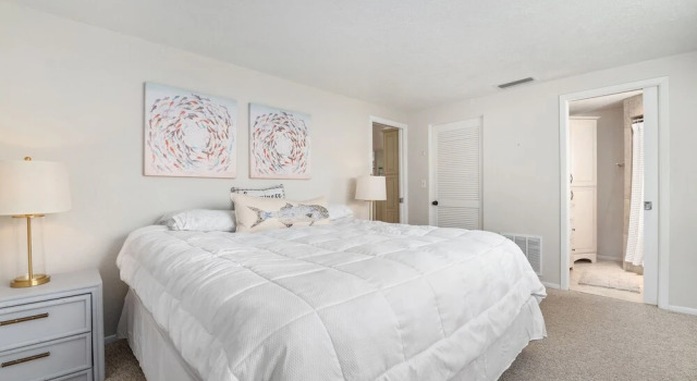 Sunshine On The River 3 Bedroom Waterfront Property 3 Home by Redawning, 예약 휴가용 주택 브레던톤 비치 Sarasota Area