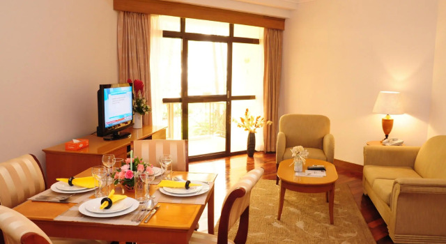 Апартаменты Riverside Serviced Apartments