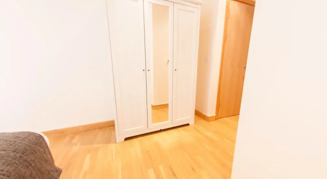 Spacious Riverside Flat for 4 in Stratford, Varaa Huoneisto Asunnot kohteessa Merseyside, Huoneisto