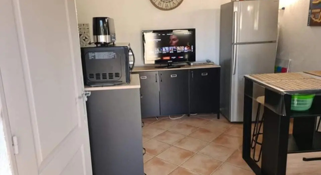 Апартаменты Studio dans villa calme à 15km de Cannes
