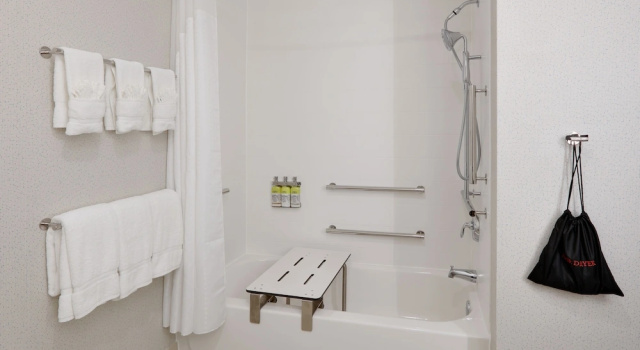 Двухместный люкс Holiday Inn Express & Suites Plano East - Richardson by IHG