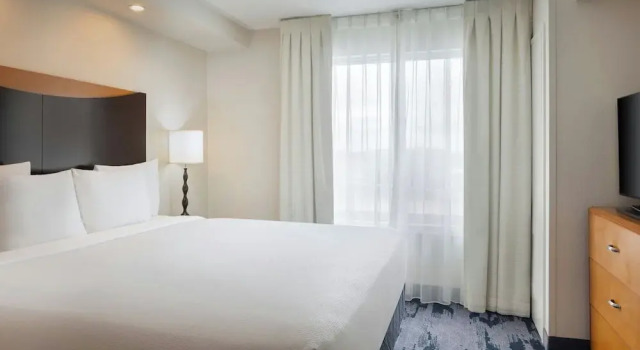 Люкс c 1 комнатой Fairfield Inn and Suites Turlock