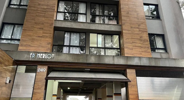 Edifício com Ótima localização e Conforto, Забронировать Дом для отпуска Отели Толеду с парковкой, Парковка