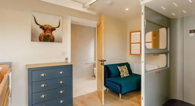 Roe Cottage, Disabled Adapted 2 Bedroom hot tub, Забронировать Отель Отели Уорикшир с парковкой, Парковка