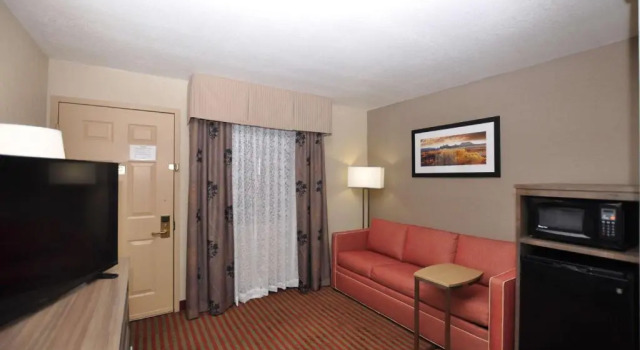 Люкс с балконом Spark By Hilton Albuquerque North I-25