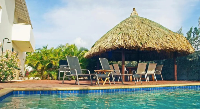 Tropical villa Curoyal near the beach, Забронировать Отель Бизнес-отели Виллемстад, рядом с Jan Theil, 4* 5*