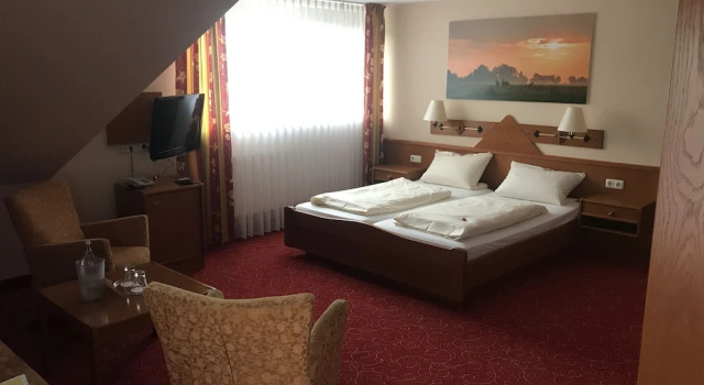 Hotel Zwei Linden - links der Elbe - Niedersachsen, Buchen Sie Hotel Nordkehdingen Deutschland