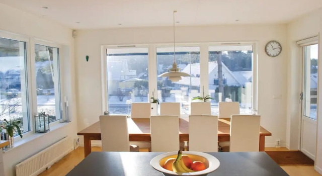 Beautiful Home in Västra Frölunda With 3 Bedrooms and Wifi, Book Hotel  