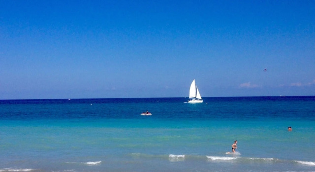 Коттедж Bimini Breeze Vacation Home