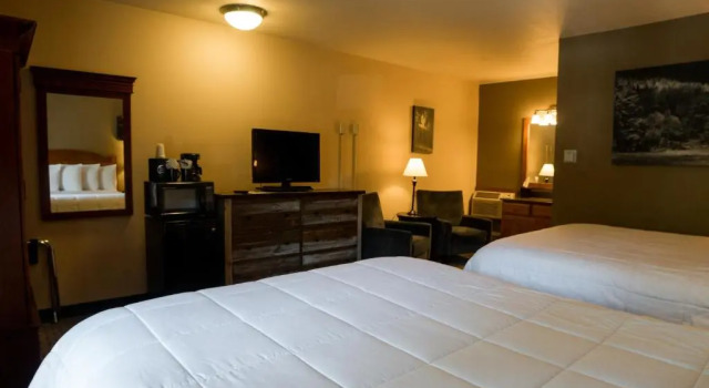Четырёхместный номер Standard с красивым видом из окна Silver Moon Inn