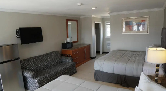 Полулюкс Sunrise Inn