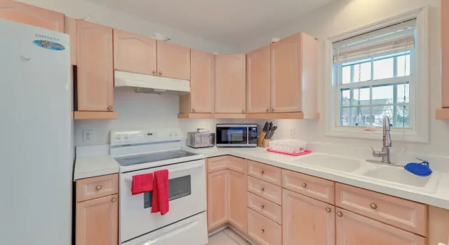 Коттедж с 5 комнатами Beach, Pier Access! Pet-Friendly Crystal Coast Gem