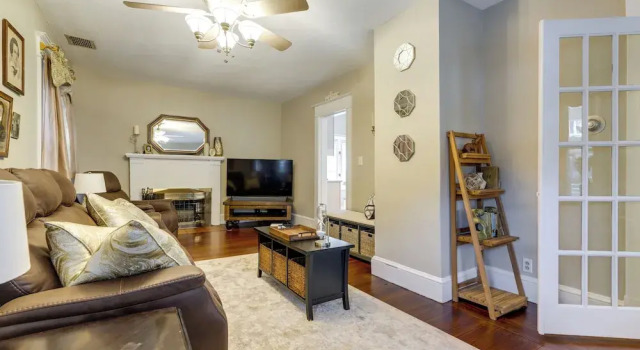 3 Mi to Dtwn Springfield: Winter Retreat w/ Office, Prenota Casa vacanze Springfield Massachusetts