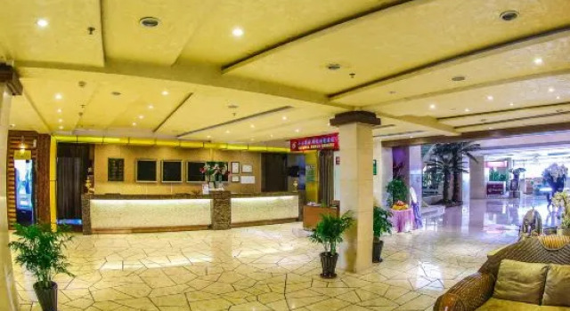 Dandong Pearl-lsland Golf Club, Book Hotel Dandong Liaoning