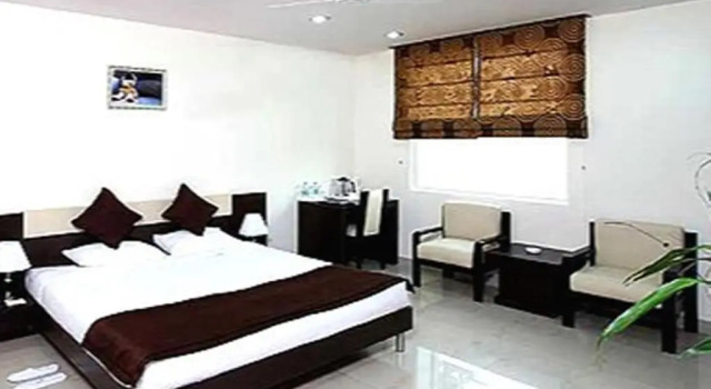 Hotel Gautam Deluxe, Забронировать Отель Отели Нью-Дели с парковкой, рядом с Delhi Sarai Rohilla Railway Station, Парковка