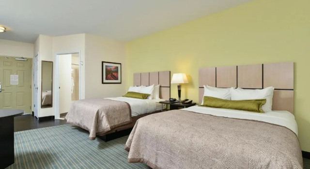 Четырёхместная студия Candlewood Suites Monahans by IHG