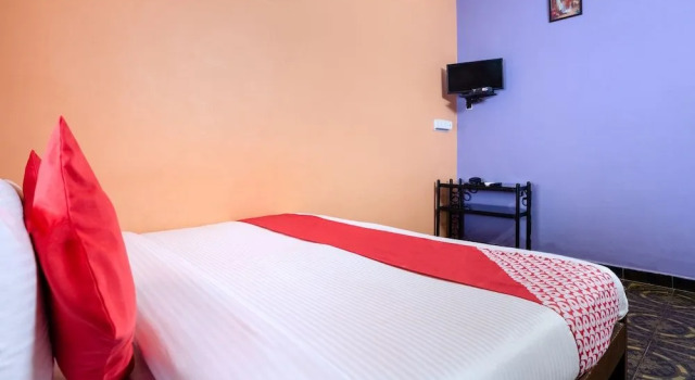 OYO 37259 Deodita's Guest House, Prenota Affittacamere Baga 