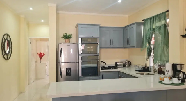 Апартаменты Condo in Gros Islet 10 Mins Drive to Beach