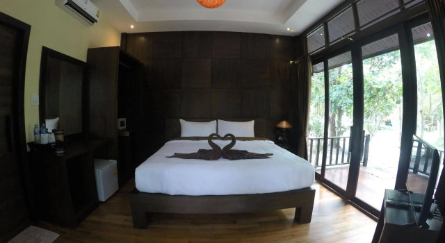Lipe Sunset Beach Resort