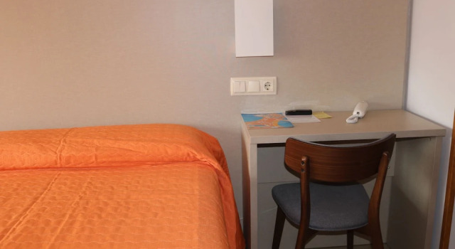 Трёхместный номер Standard с балконом Hotel Marina