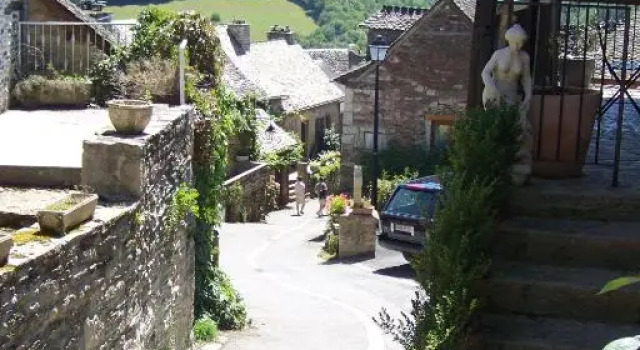Les Hôtes du Lac, Chambres et tables dhôtes, Rezerwuj Hotel Castelnau-de-Mandailles Aveyron