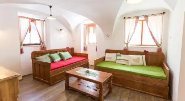 Apartments Petacova Hiša, Забронировать Апартаменты/квартира Отели Краньска-Гора с бассейном, рядом с Rozle, Бассейн