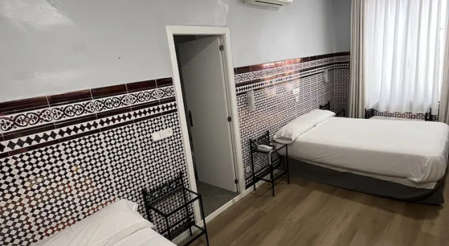 Трёхместный номер Standard Hostal Atenas