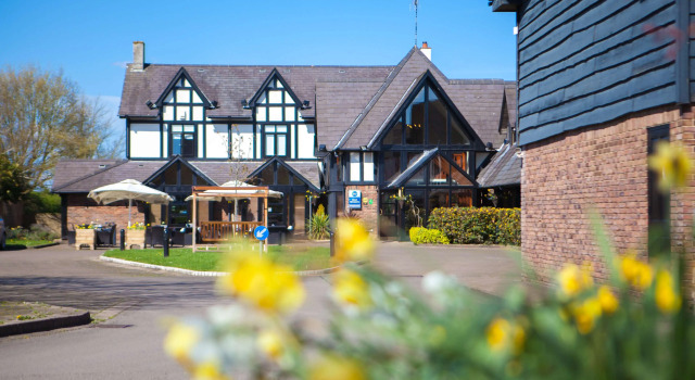 Best Western Gables Hotel, Varaa Hotelli Falfield Gloucestershire