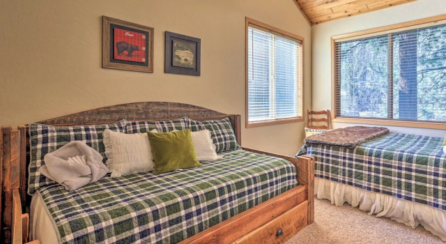 Коттедж Walk to Ski Lift: Gem w/ Hot Tub in Big Bear Lake
