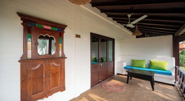 Шале Goa Crescent Resort - A Hilltop Seaview Escape