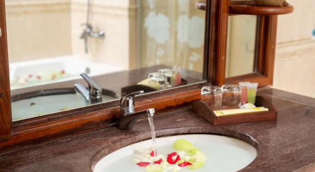 Номер Standard Dragon Royal Angkor Hotel