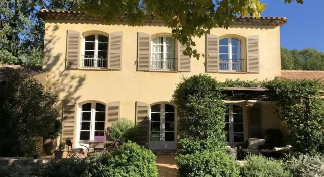 Villa La Bastide Comfortable Vacation Home, Забронировать Вилла Виллы Овернь-Рона-Альпы, Вилла