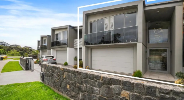 Tranquility Waters - Whangaparaoa Holiday Home