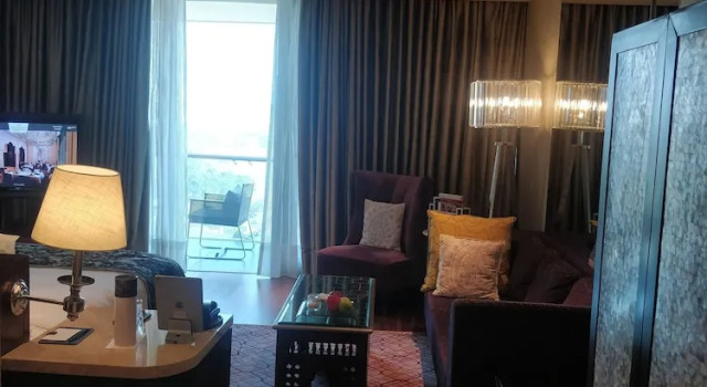 Двухместный номер Exclusive ITC One с балконом и с видом на озеро ITC Kohenur, a Luxury Collection Hotel, Hyderabad