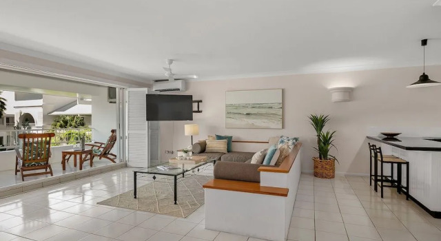 Belle Escapes - Oceanview Suite Alamanda Beachfront Resort "88"