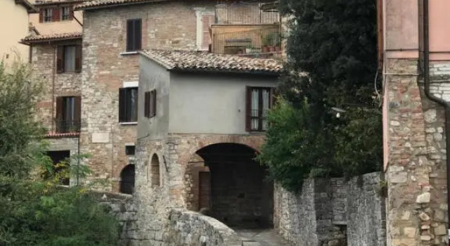 Cute House in Central Todi with Sensational Views of Surrounding Countryside, Varaa Hotelli Todi Umbria