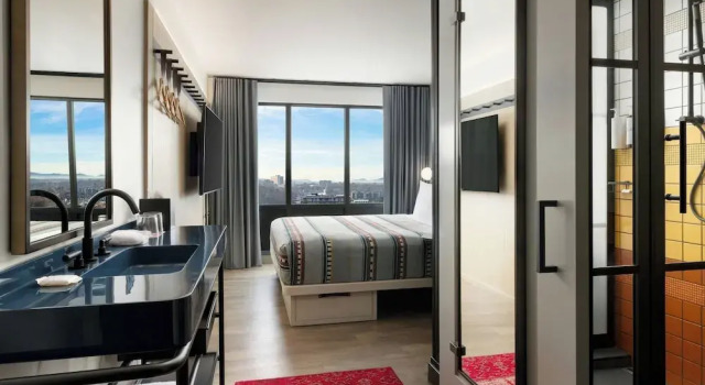 Двухместный номер Standard Moxy Asheville Downtown