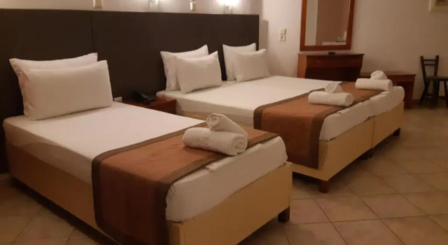 Трёхместный номер Standard с балконом Hotel Ilios
