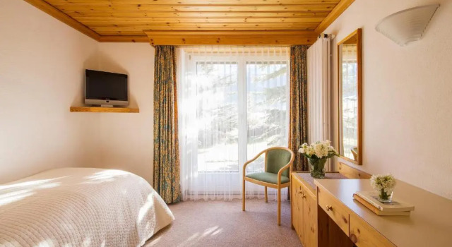 Одноместный номер Standard Hotel Europa Suites St Moritz
