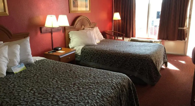 Двухместный люкс Days Inn by Wyndham Fort Myers