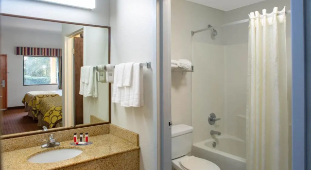 Номер Standard Baymont by Wyndham Midway Tallahassee