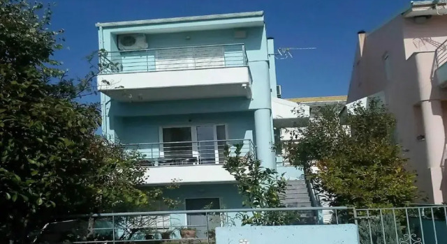 Коттедж Cheerful Holiday Home in Preveza With Garden