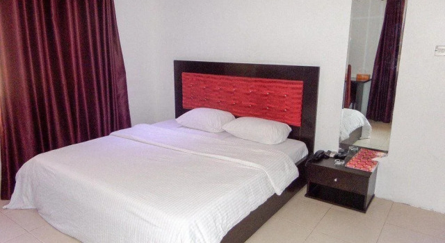 King Serve Guest House, Prenota Affittacamere Hotel a Eti-Osa con parcheggio, Parcheggio