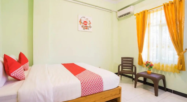 Люкс OYO 1419 Rhona Guest House Syariah