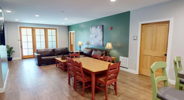 Номер Standard Цокольный этаж с 4 комнатами Viewpoint Condominiums